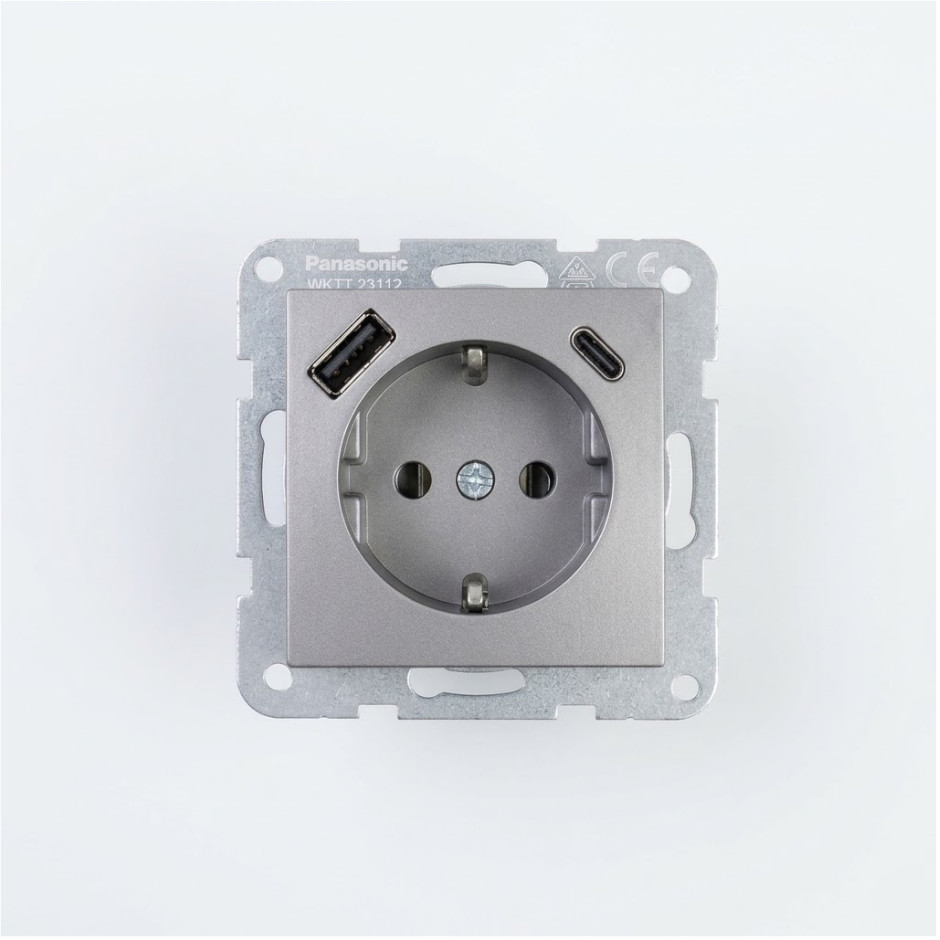 Base de enchufe con cargador USB tipo A+C y con tecla plata Panasonic Karre Plus 55